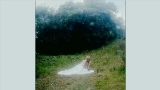 Miniatura del video Breathe onto me